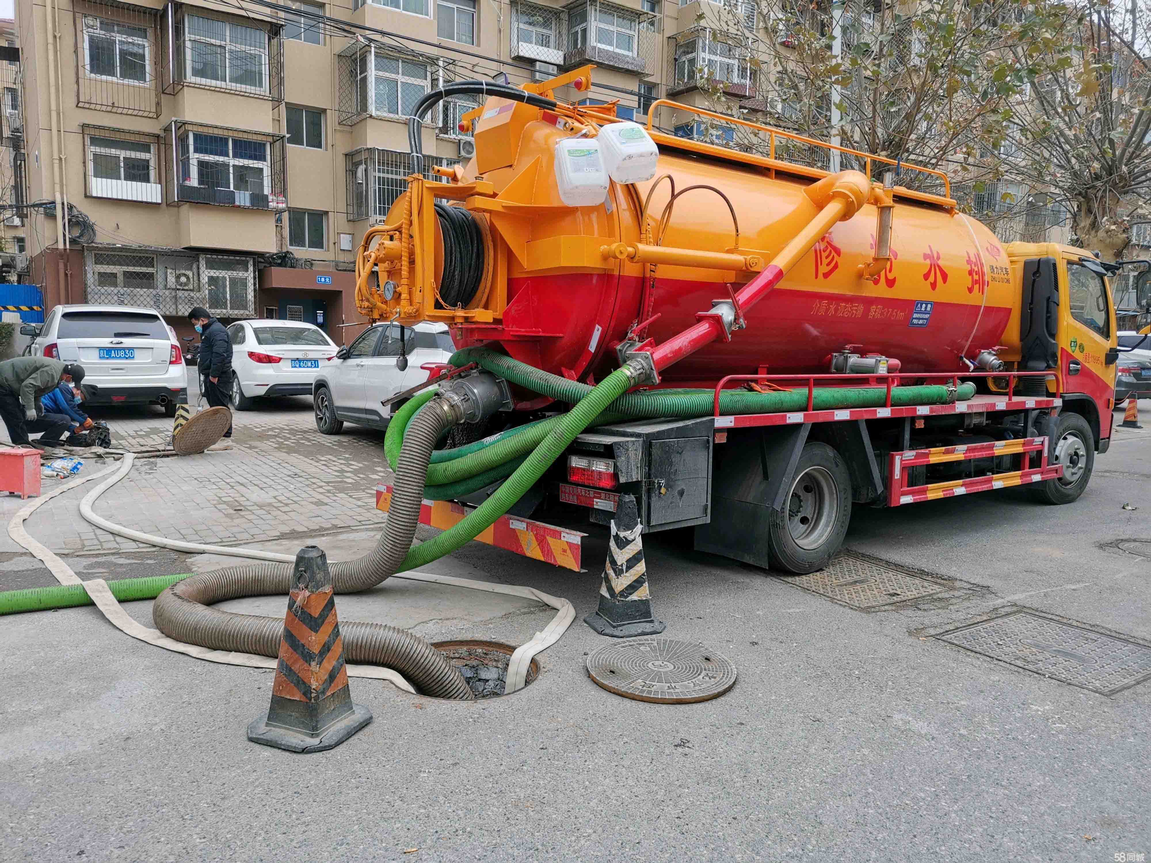 白茅湖农场抽粪吸污